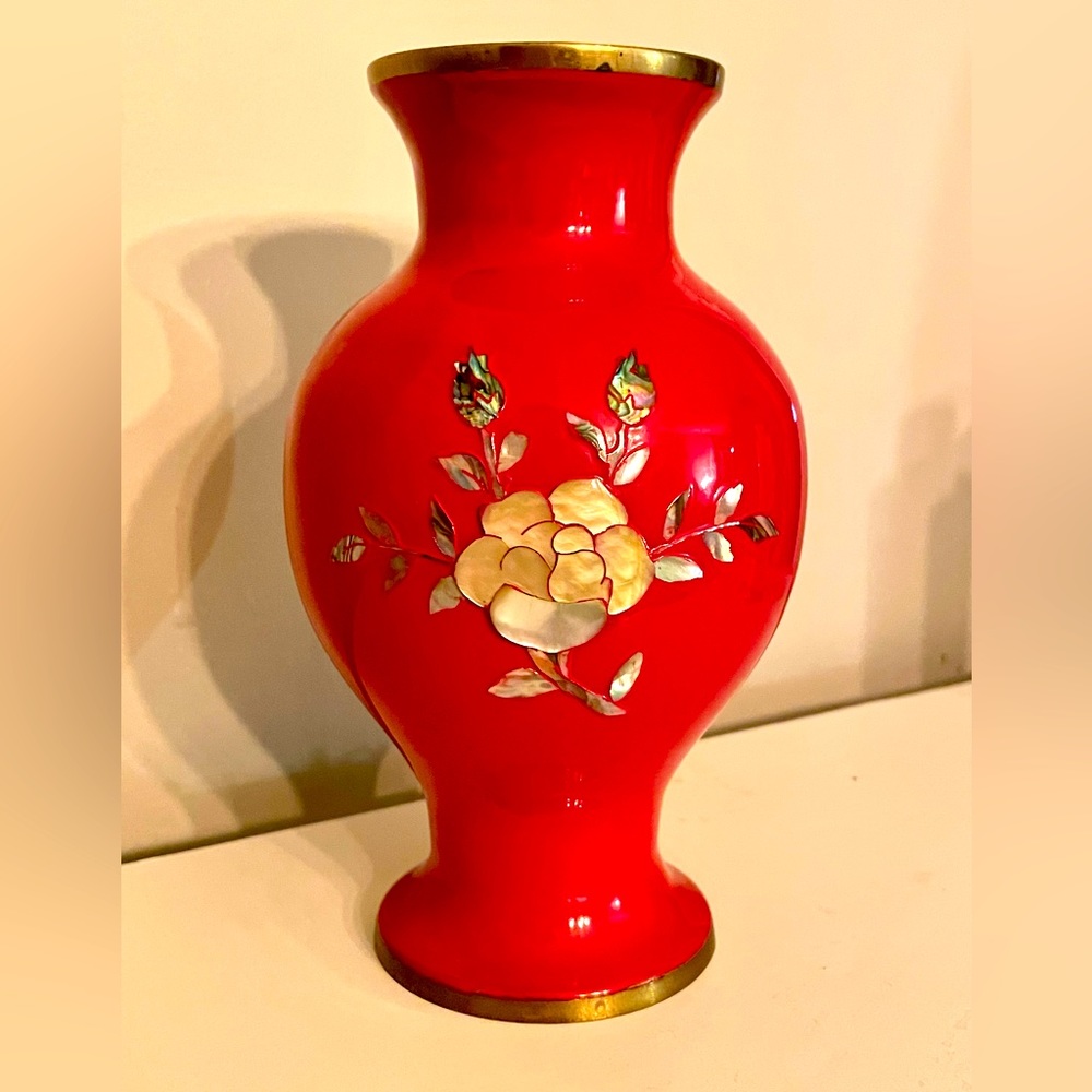 Vintage Oriental  ENAMEL Brass Shell Vase Cloisonné
